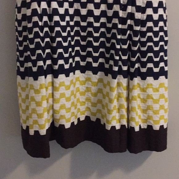 Women’s Dress - Picture 3 of 3